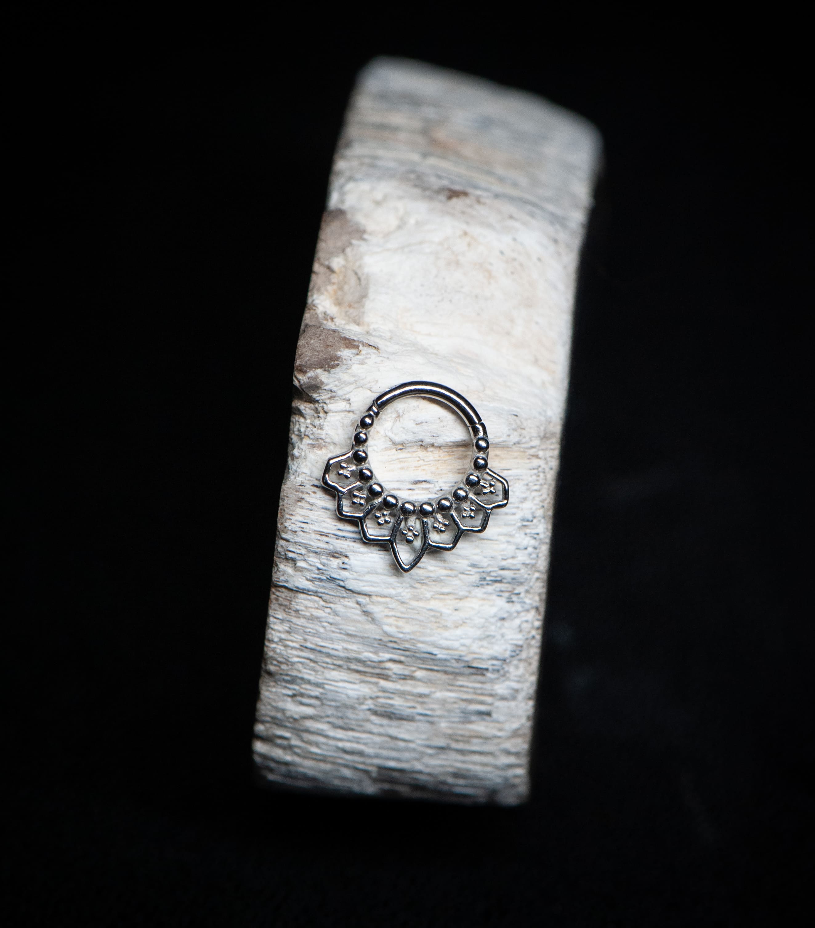 pose de bijoux à Lyon Marquis Original